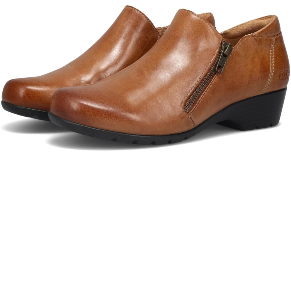 Taos Daily Bootie size 8 Caramel